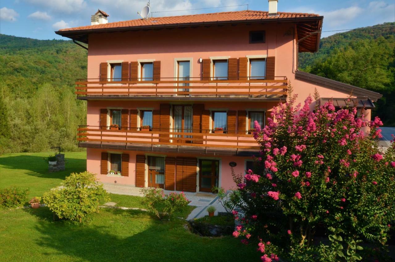 Pikes Villa Pulfero Exterior photo