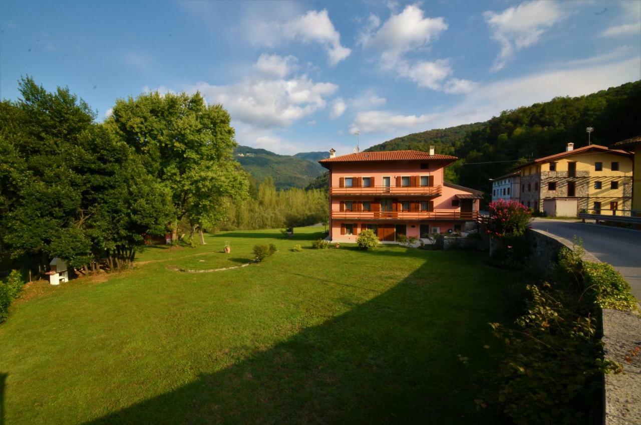 Pikes Villa Pulfero Exterior photo